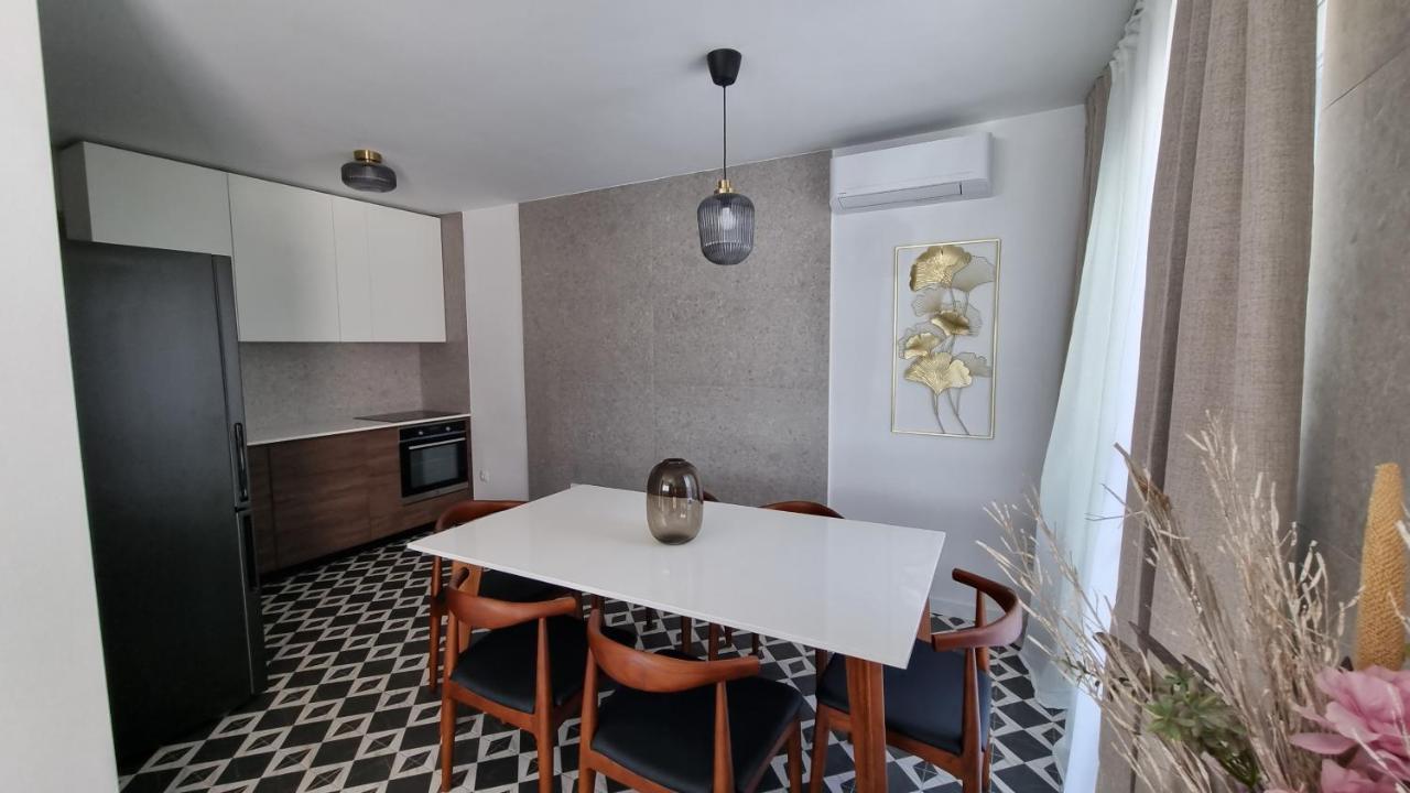 Delta House - Alfa *